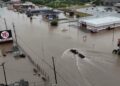 Agrava emergencia en Uvalde; evacuaciones ya son obligatorias en zonas de riesgo.