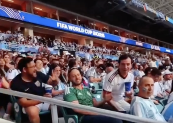Jacobo justificó viaje al Mundial; afirma que proviene de una familia empresarial.