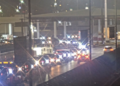 uspenden paso por los Puentes Internacionales ante riesgo por boyas arrastradas por la corriente.