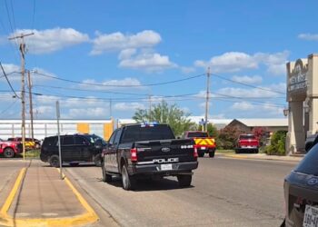 Un hombre resultó gravemente lesionado tras ser embestido por un tren la tarde de este jueves en Eagle Pass, Texas.