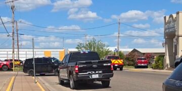 Un hombre resultó gravemente lesionado tras ser embestido por un tren la tarde de este jueves en Eagle Pass, Texas.