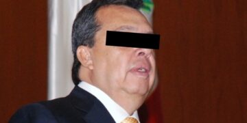 Aguirre seguirá en prisión; el 12 de agosto definirán su situación por Ayotzinapa.