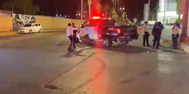 La patrulla número 2585 se vio involucrada en accidente vial.