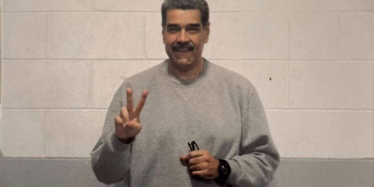 Desde la cárcel de Nueva York, Maduro reaparece con fotografía en sus redes.