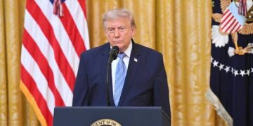 Trump anuncia control de EU sobre 65 mil millones de barriles de petróleo venezolano.