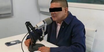 César Jáuregui permanecerá en prisión tras vinculación a proceso por traición a la patria.