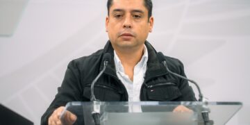 El secretario de Ayuntamiento confirmó su registro en el proceso interno de Morena.