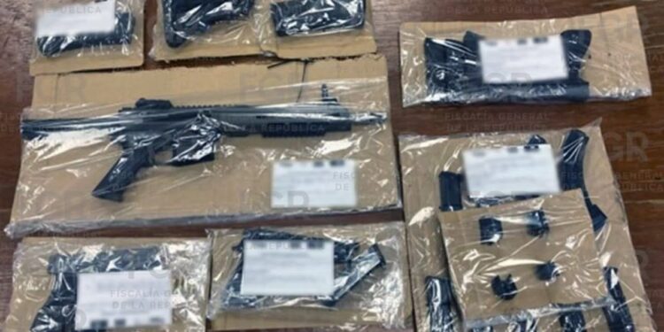 Imponen prisión preventiva a mujer detenida con cuatro armas en Piedras Negras.