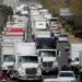 Inseguridad y cambios fiscales motivan paro de transportistas.