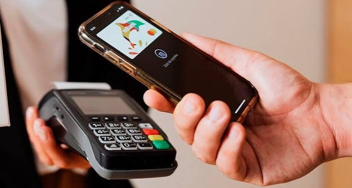Advierten posibles afectaciones a grupos vulnerables por pagos digitales.